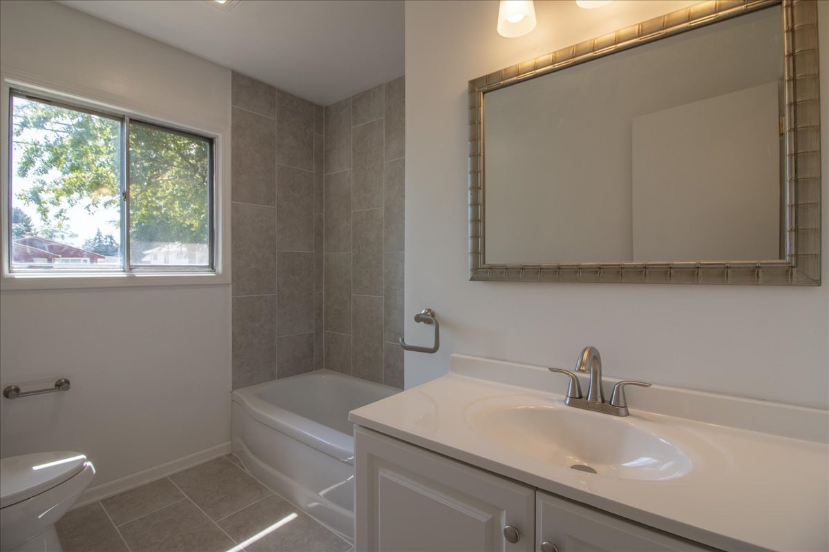 2211 Black Road, Joliet, IL 60435