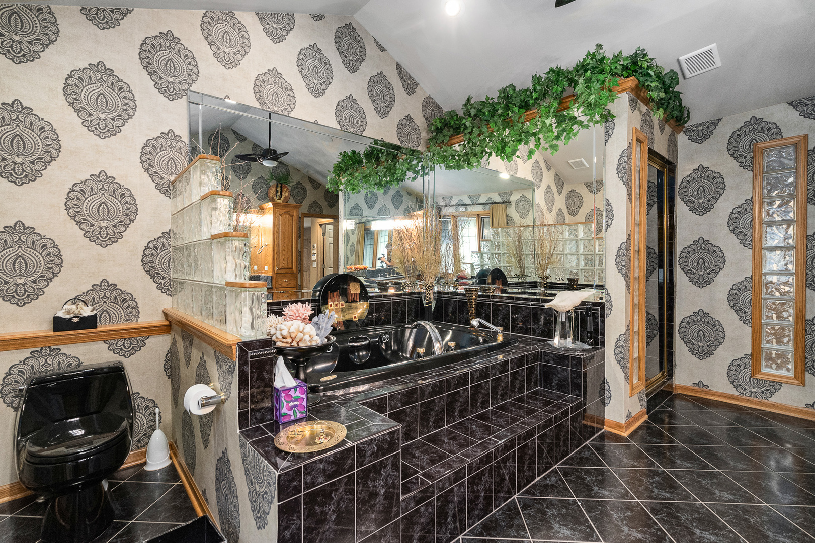 807 Hitchcock Avenue, Lisle, IL 60532