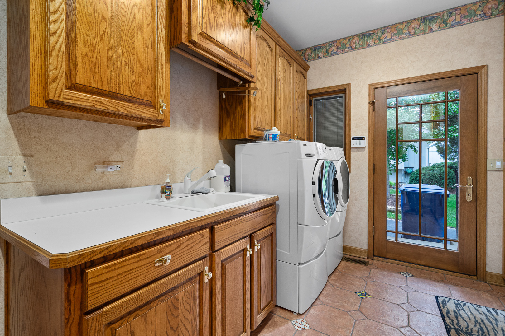 807 Hitchcock Avenue, Lisle, IL 60532