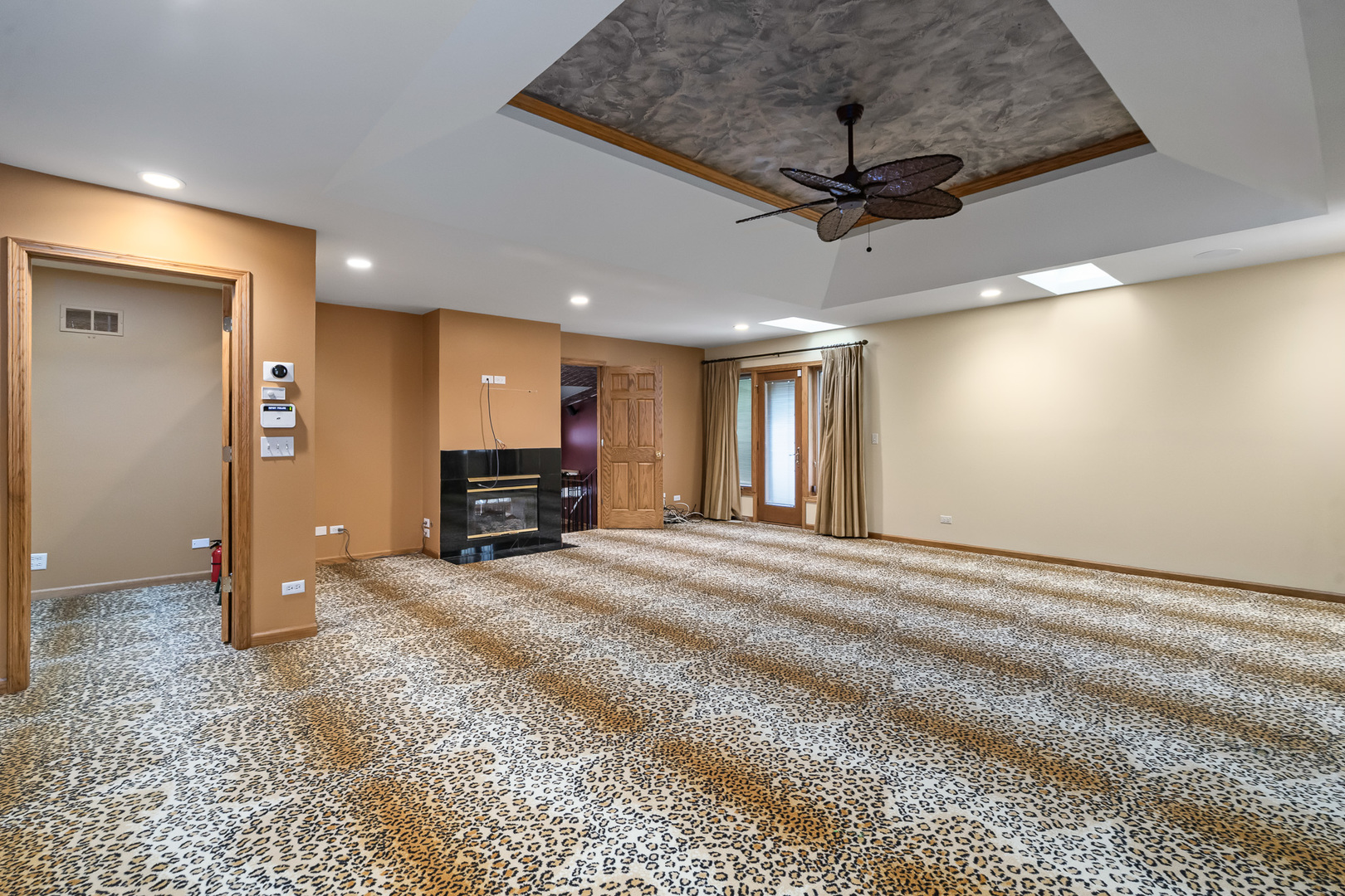 807 Hitchcock Avenue, Lisle, IL 60532