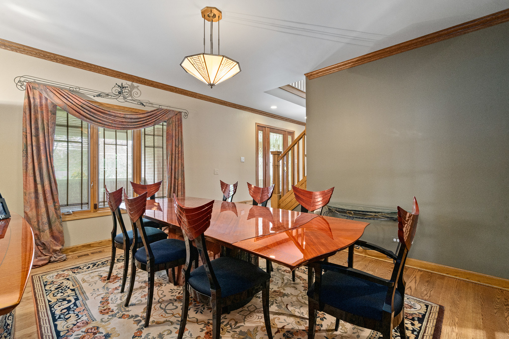 807 Hitchcock Avenue, Lisle, IL 60532