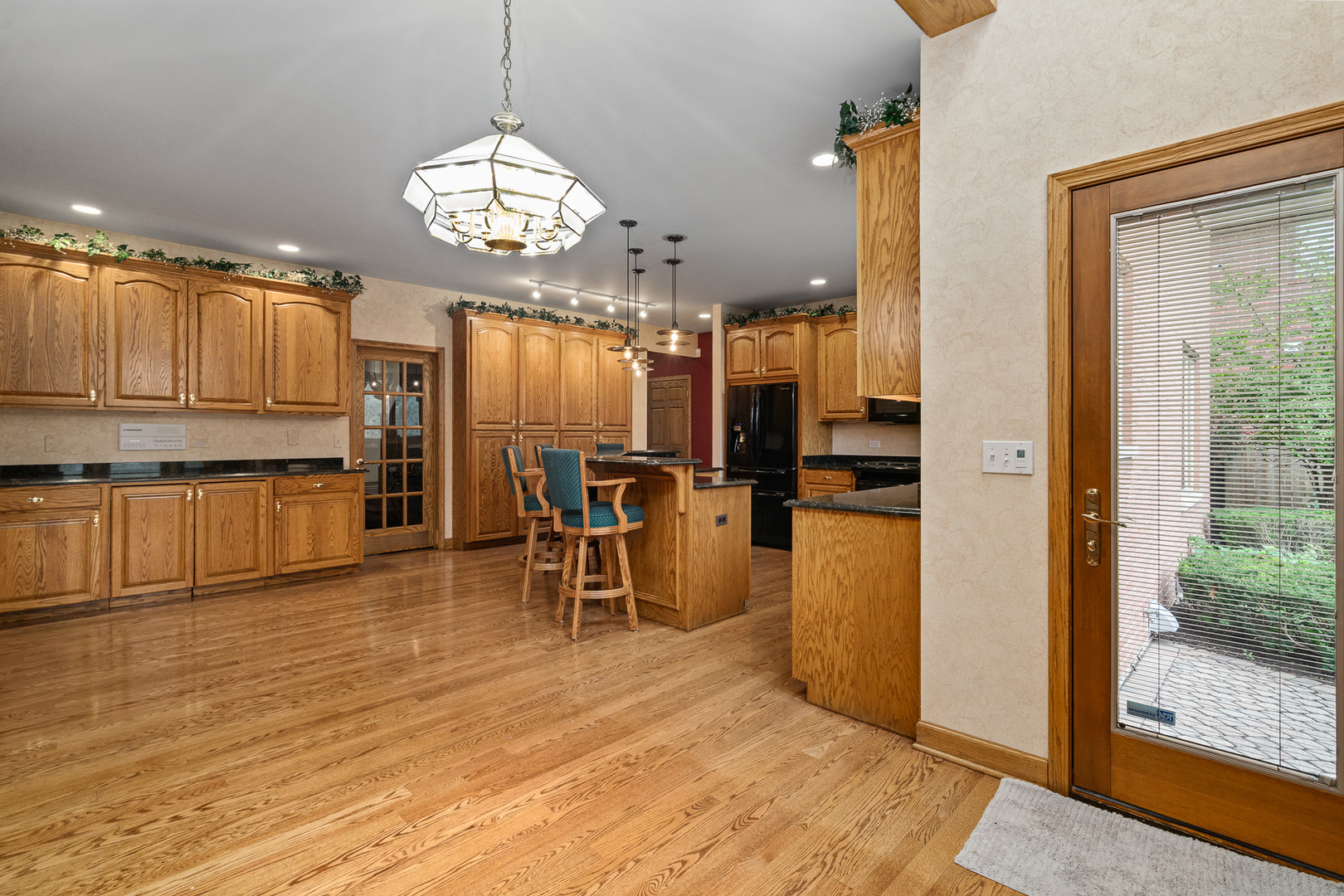 807 Hitchcock Avenue, Lisle, IL 60532