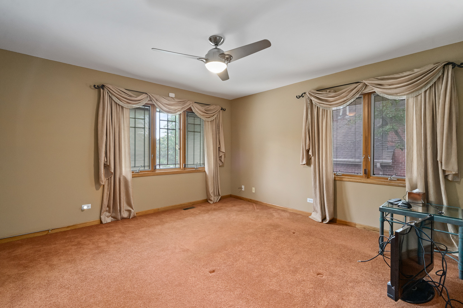 807 Hitchcock Avenue, Lisle, IL 60532