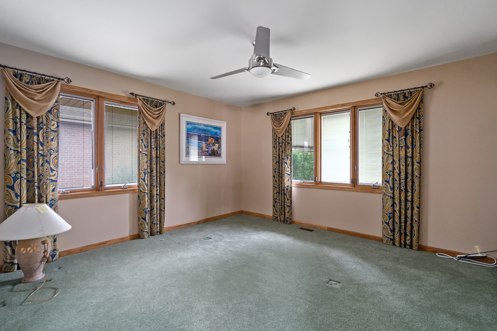 807 Hitchcock Avenue, Lisle, IL 60532