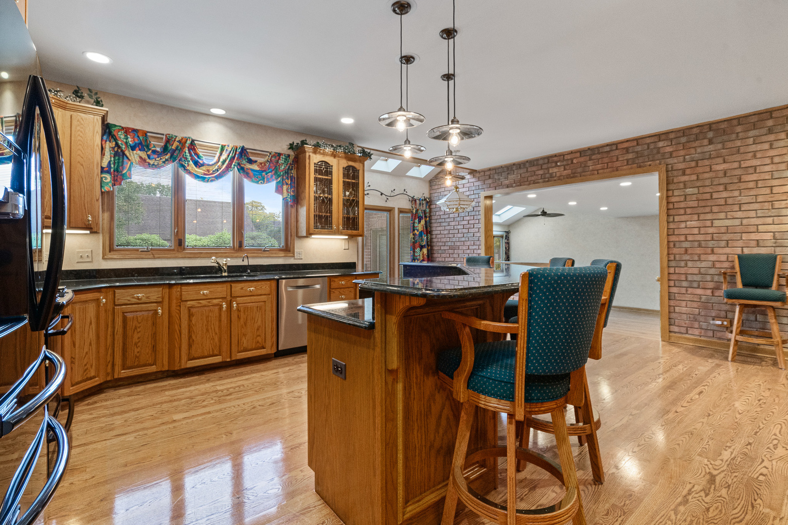 807 Hitchcock Avenue, Lisle, IL 60532