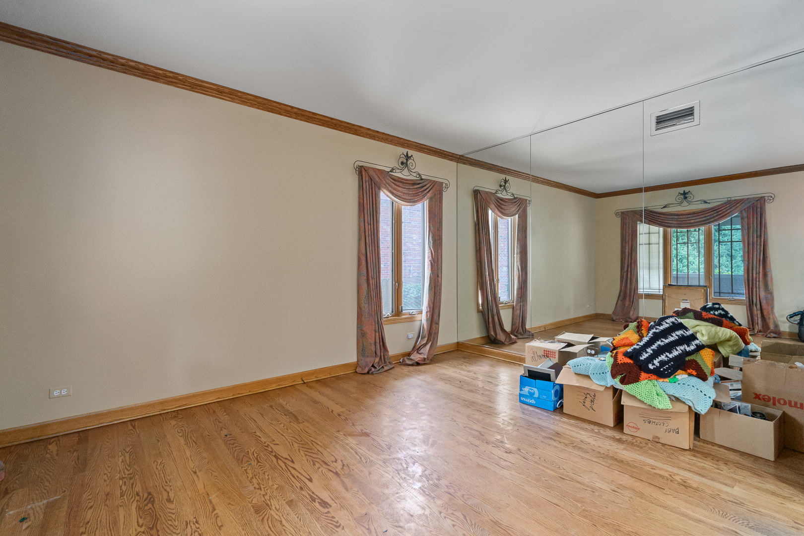 807 Hitchcock Avenue, Lisle, IL 60532