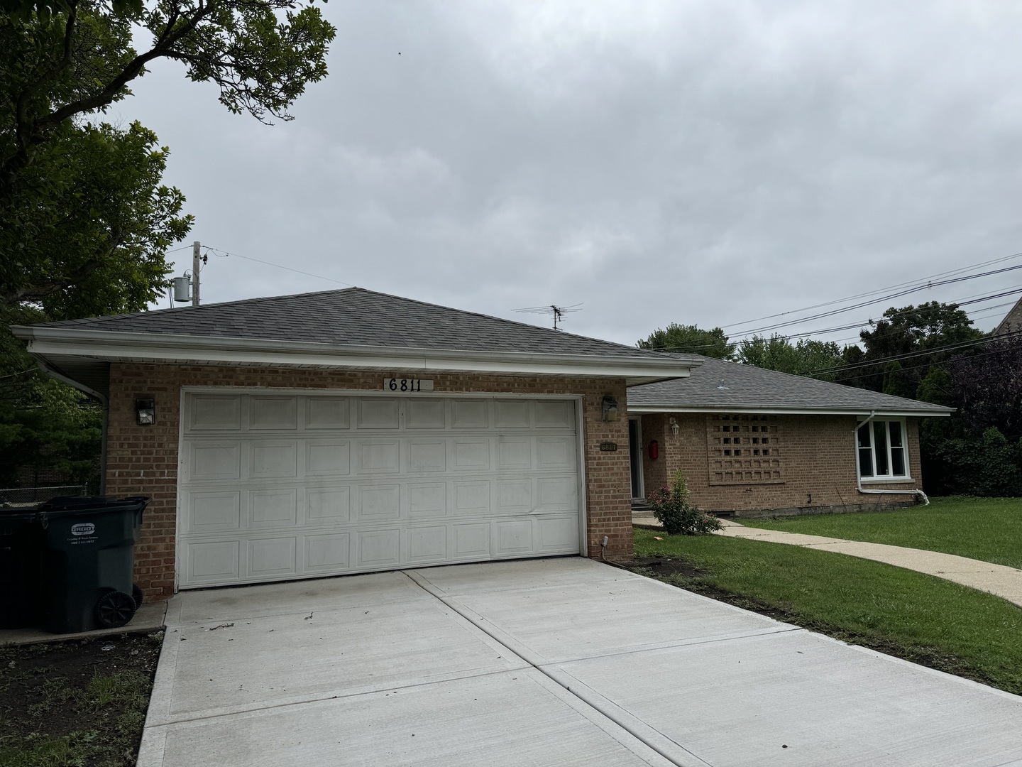 6811 N Kenneth Avenue, Lincolnwood, IL 60712