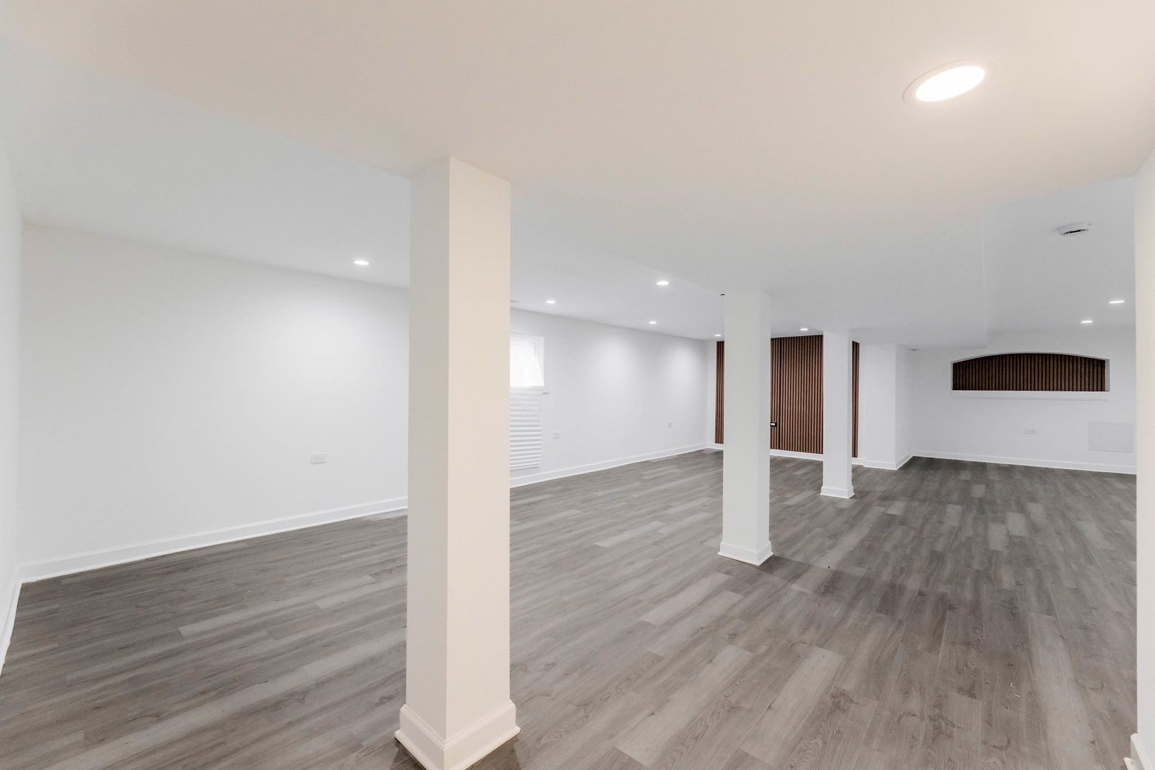 8444 S Essex Avenue, Chicago, IL 60617
