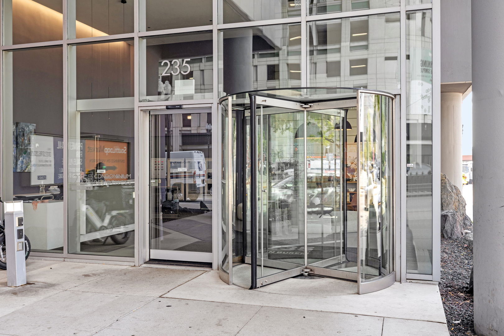 235 W Van Buren Street #1615, Chicago, IL 60607