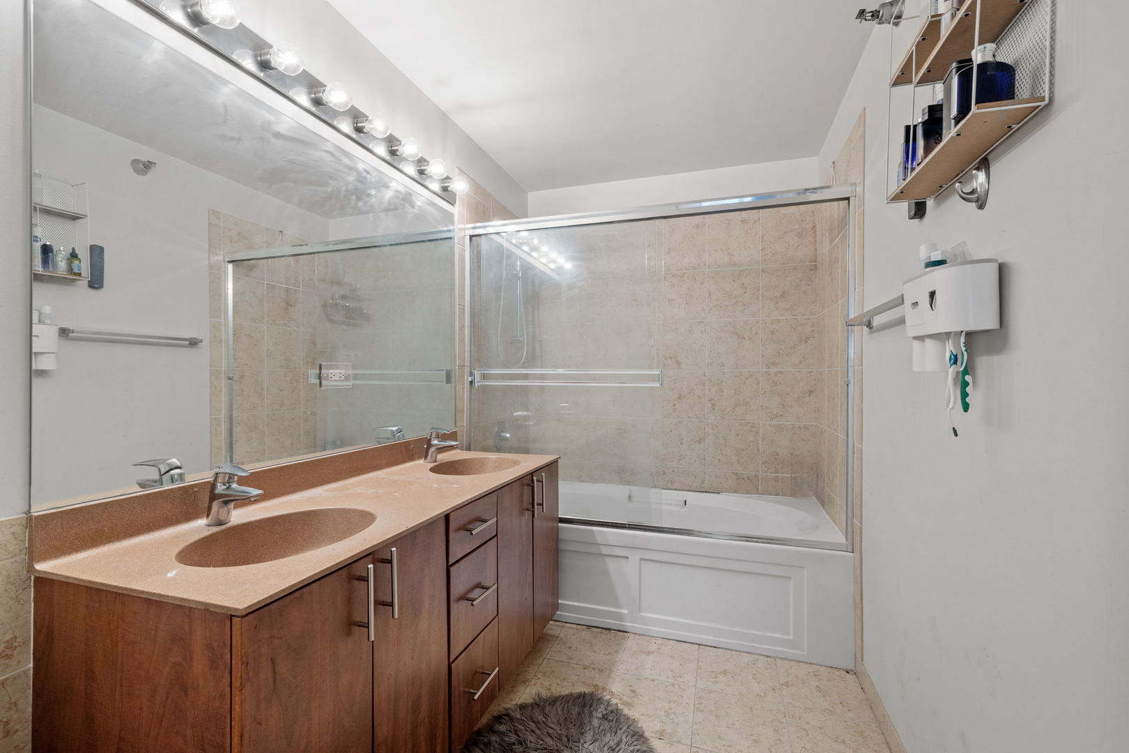 235 W Van Buren Street #1615, Chicago, IL 60607