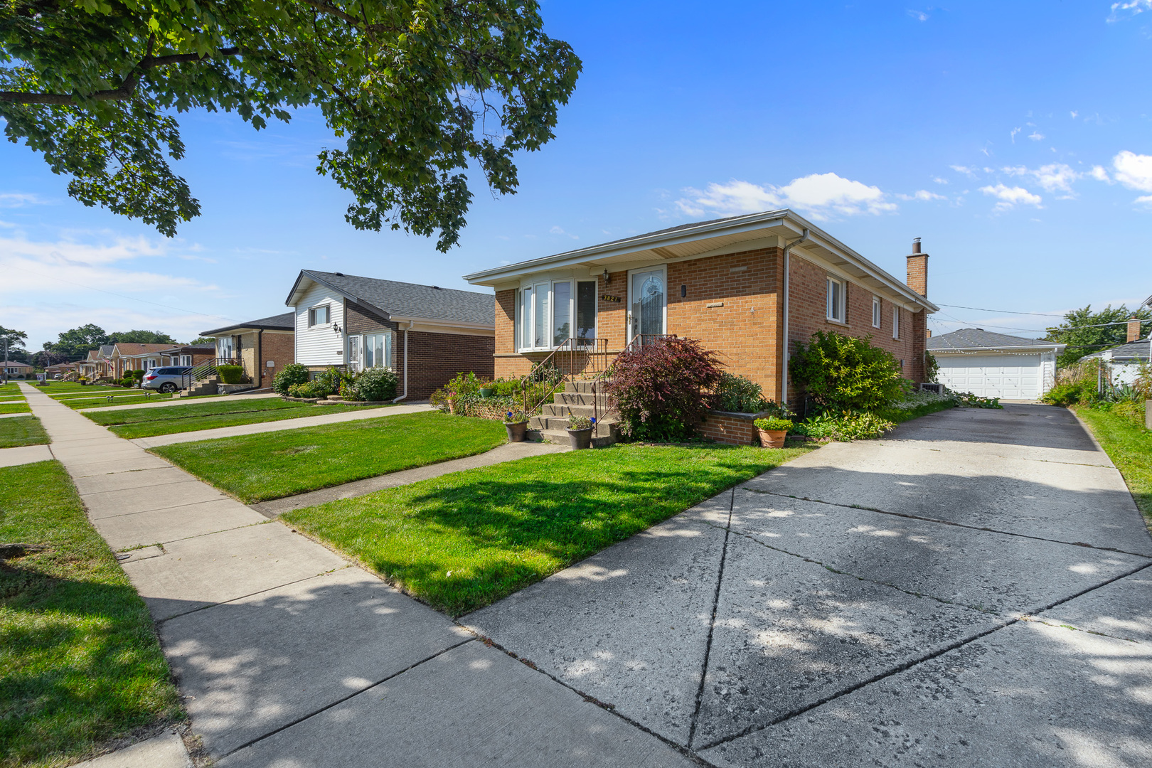 3821 Emerson Drive, Schiller Park, IL 60176