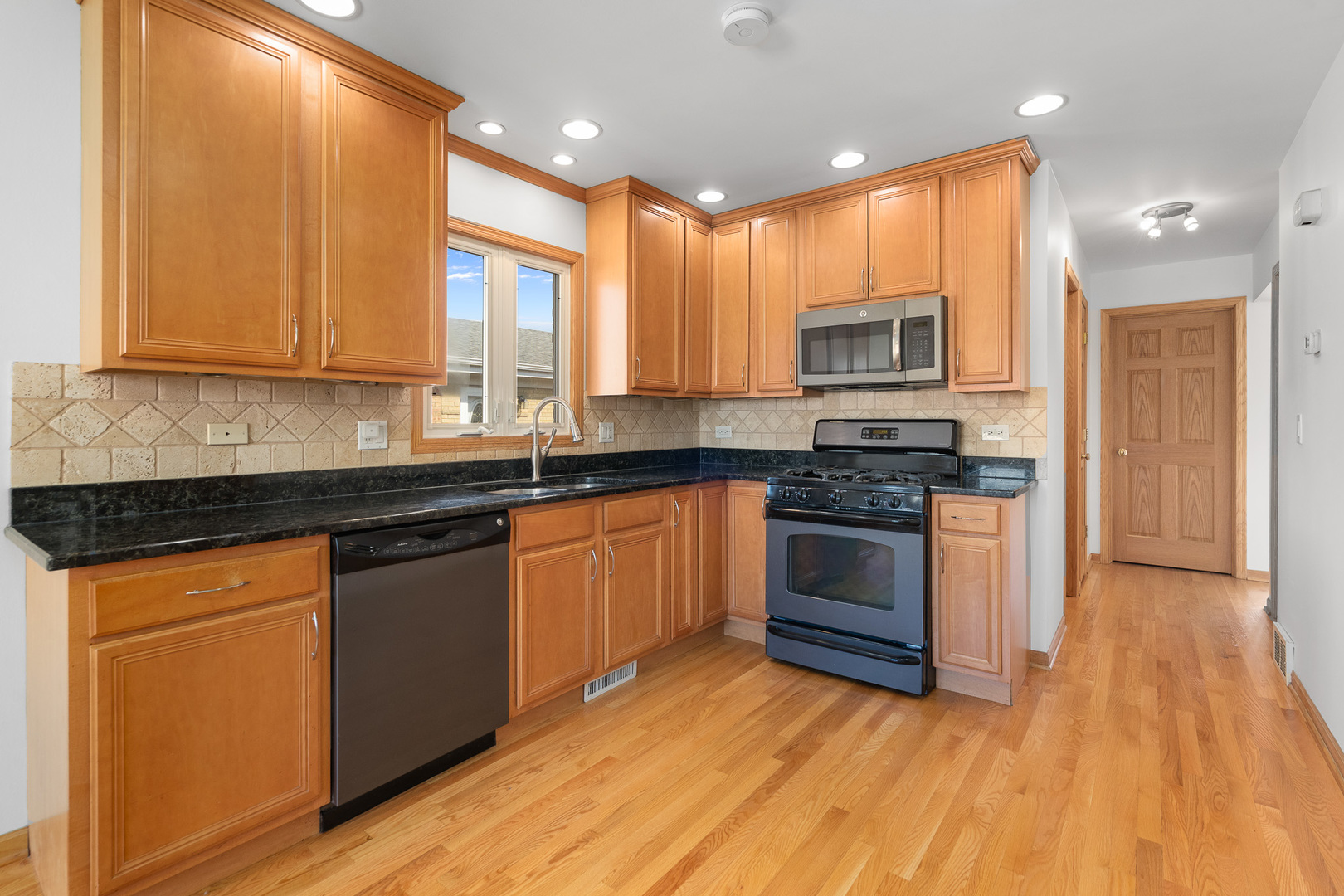 3821 Emerson Drive, Schiller Park, IL 60176