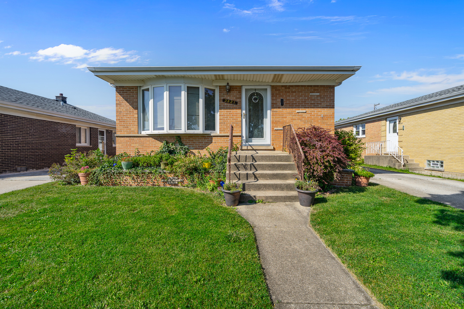 3821 Emerson Drive, Schiller Park, IL 60176