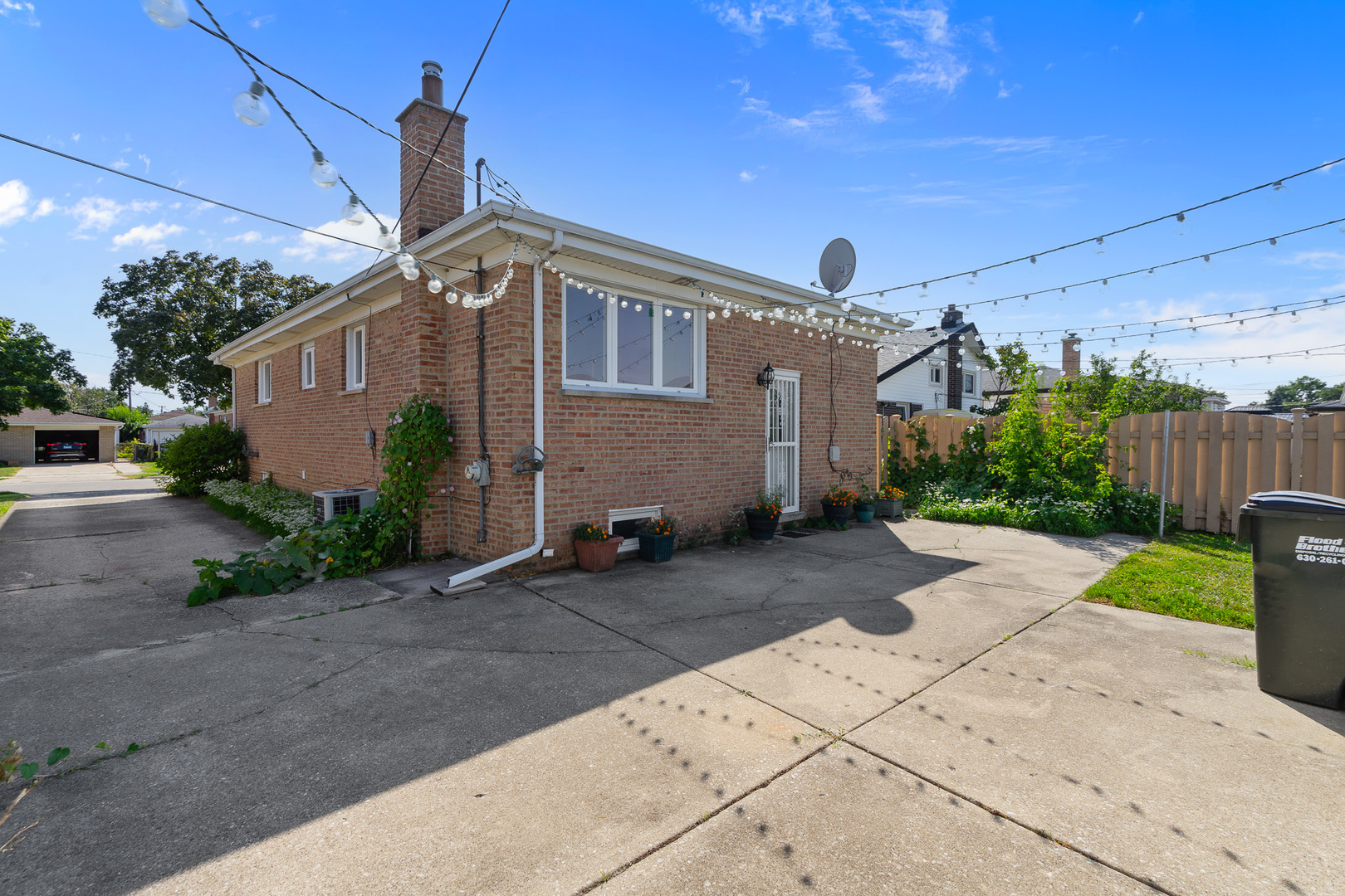 3821 Emerson Drive, Schiller Park, IL 60176