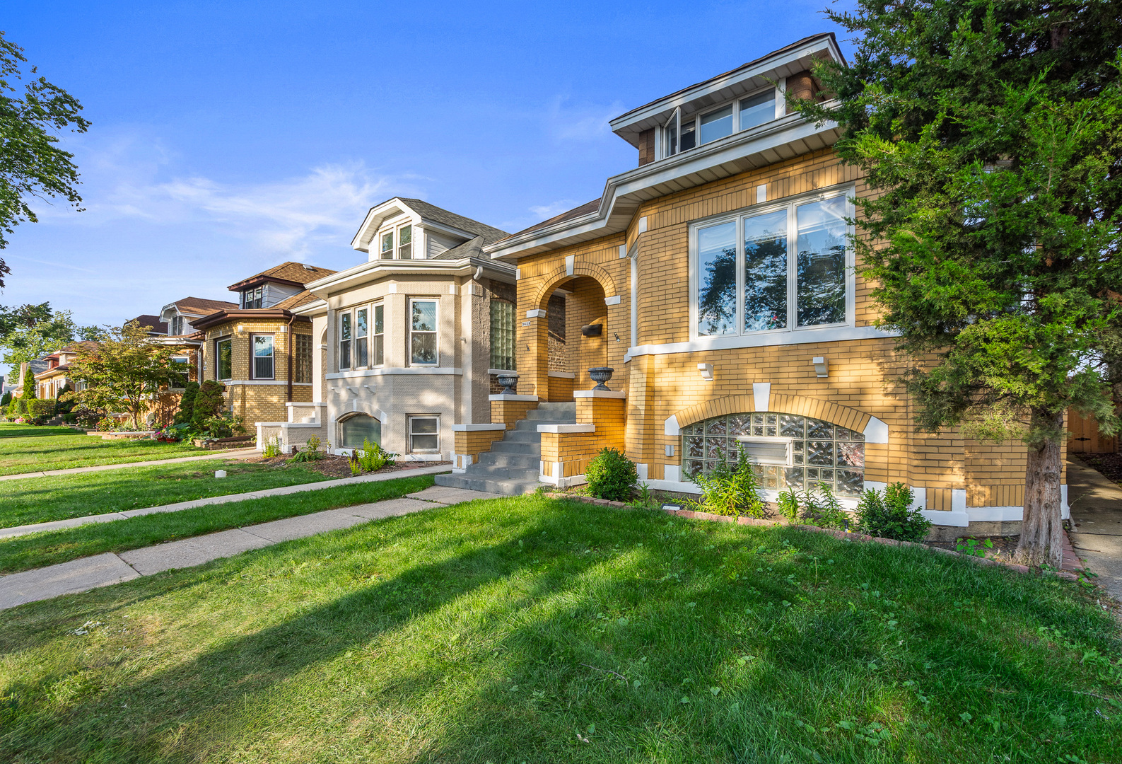 3629 N Sayre Avenue, Chicago, IL 60634