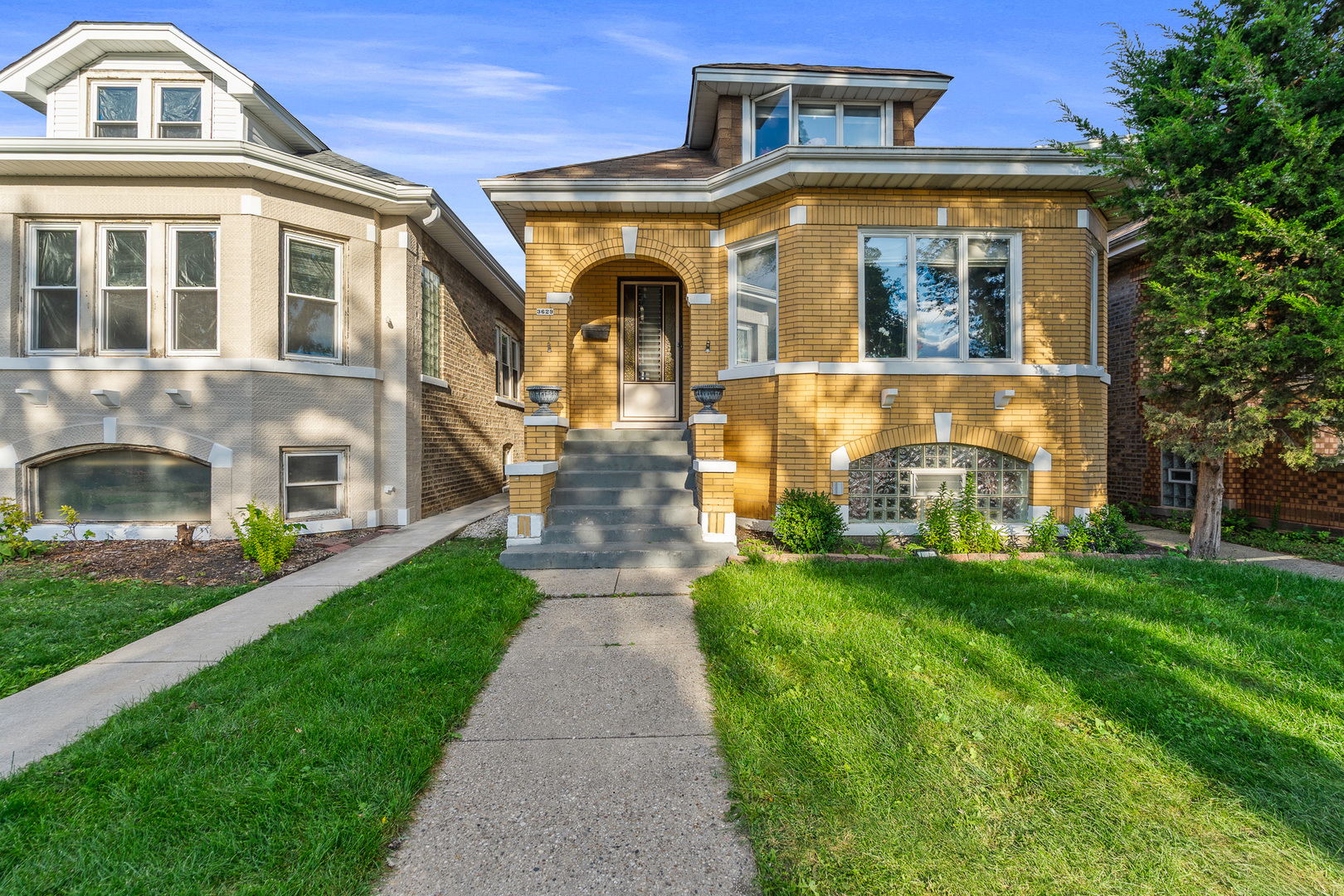 3629 N Sayre Avenue, Chicago, IL 60634