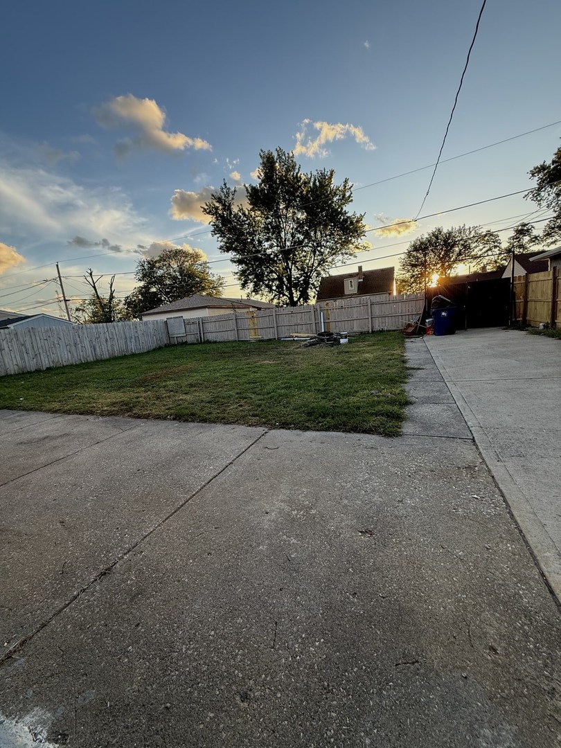 1622 N 43rd Avenue, Stone Park, IL 60165