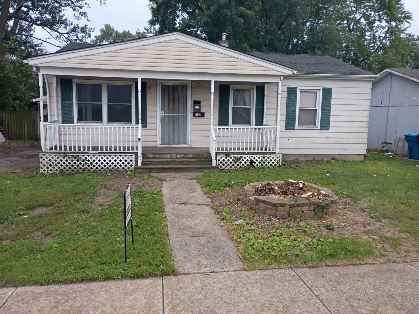 2402 Sauk Trail, Sauk Village, IL 60411