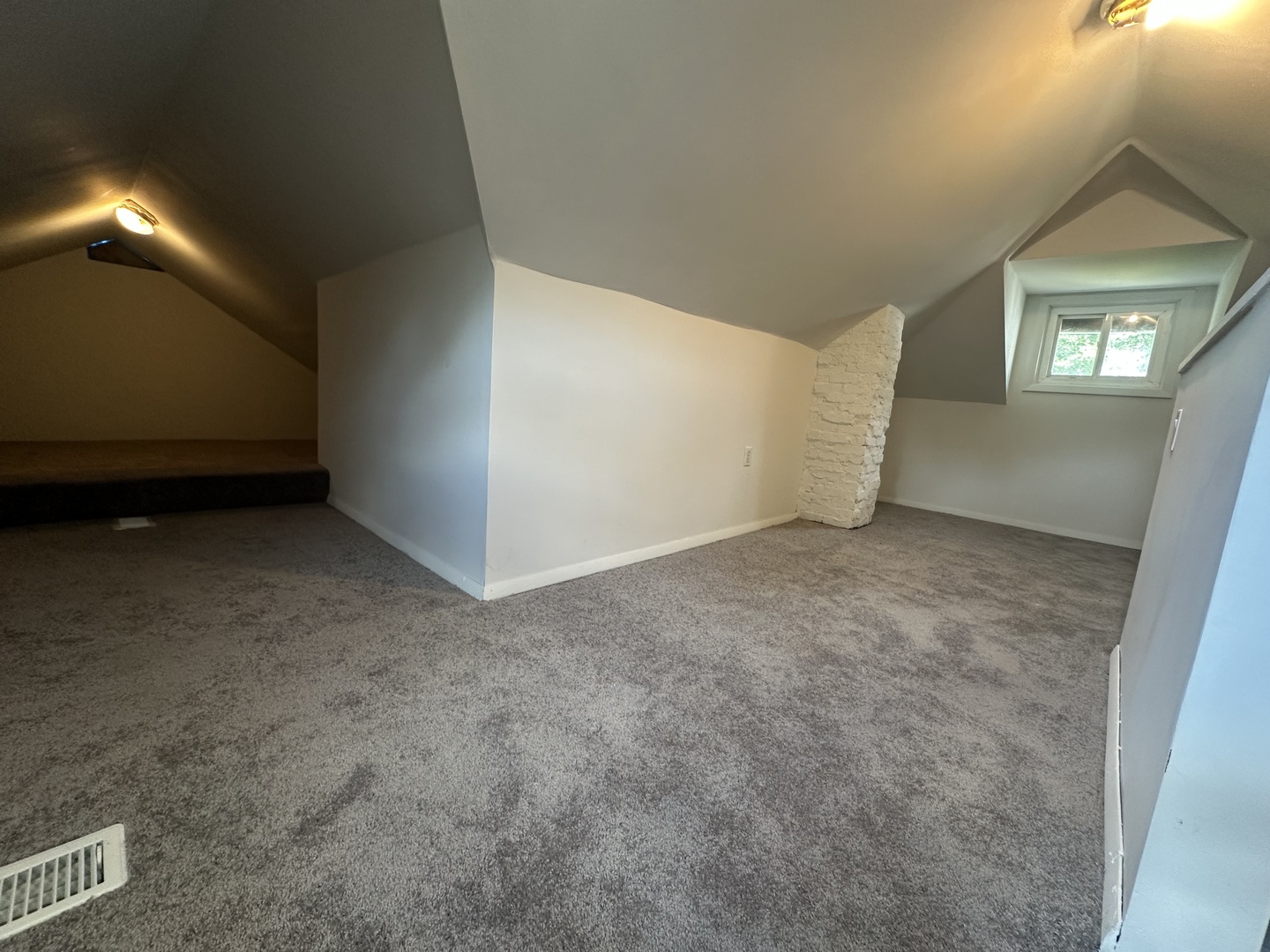520 W Green Street, Bensenville, IL 60106