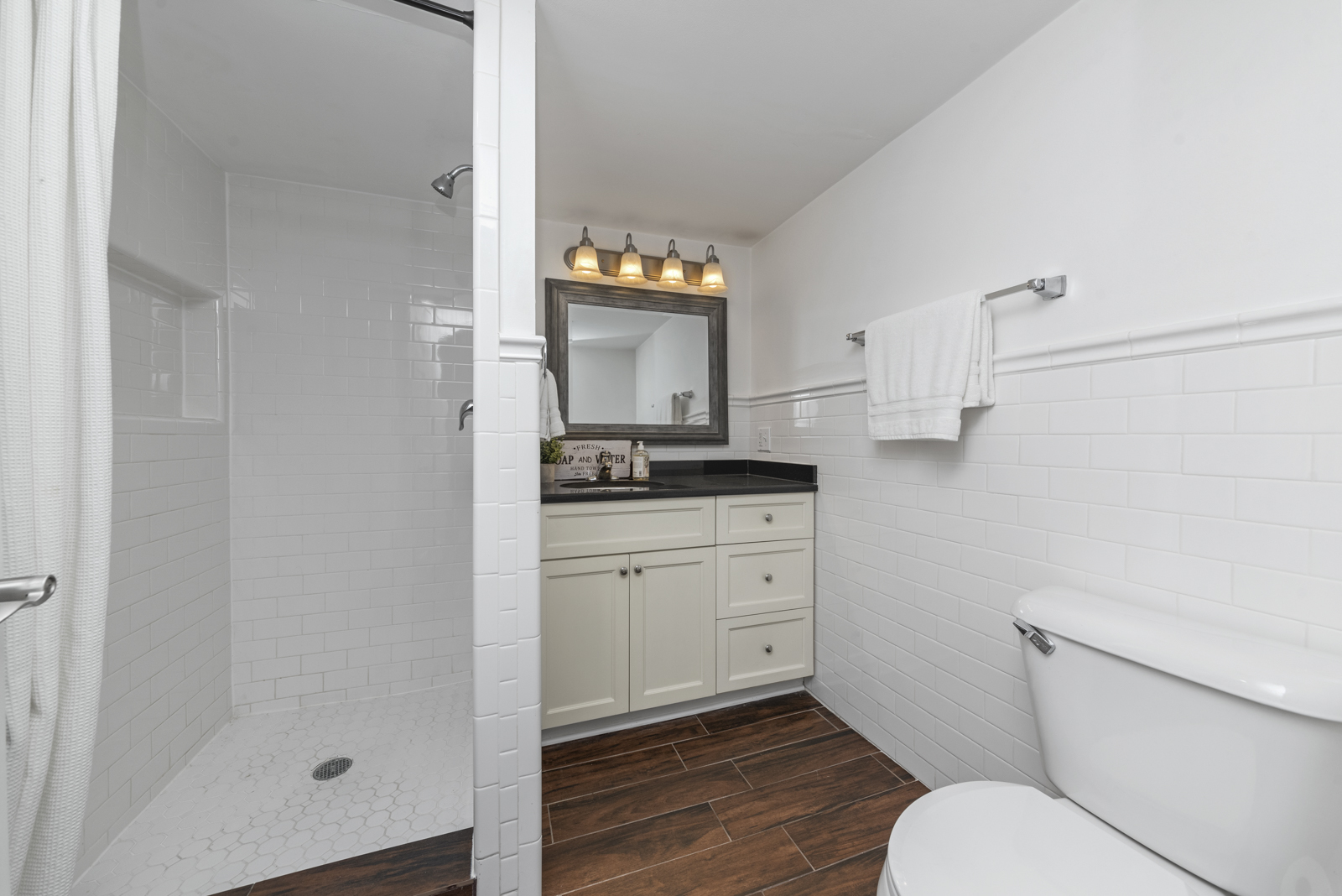 1221 Edmer Avenue, Oak Park, IL 60302