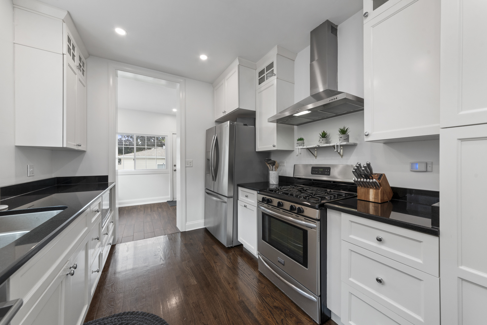 1221 Edmer Avenue, Oak Park, IL 60302