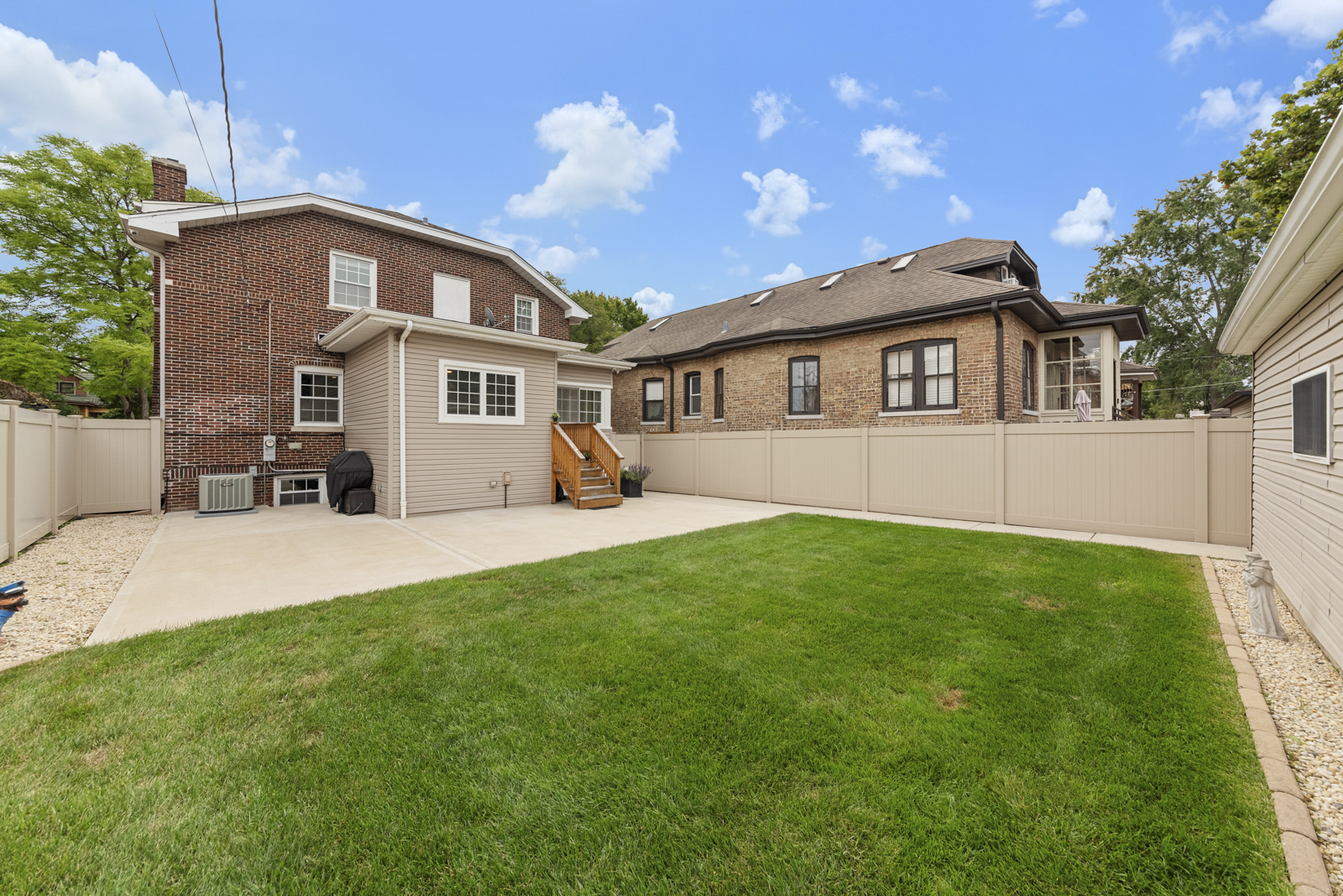 1221 Edmer Avenue, Oak Park, IL 60302