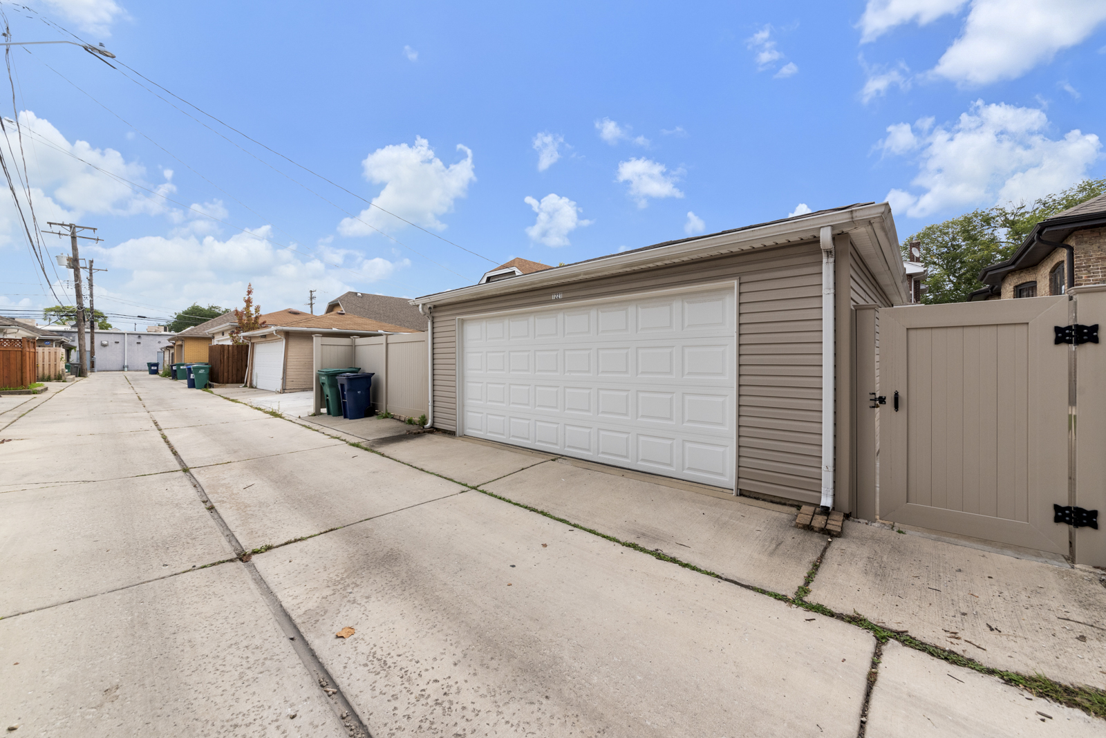 1221 Edmer Avenue, Oak Park, IL 60302