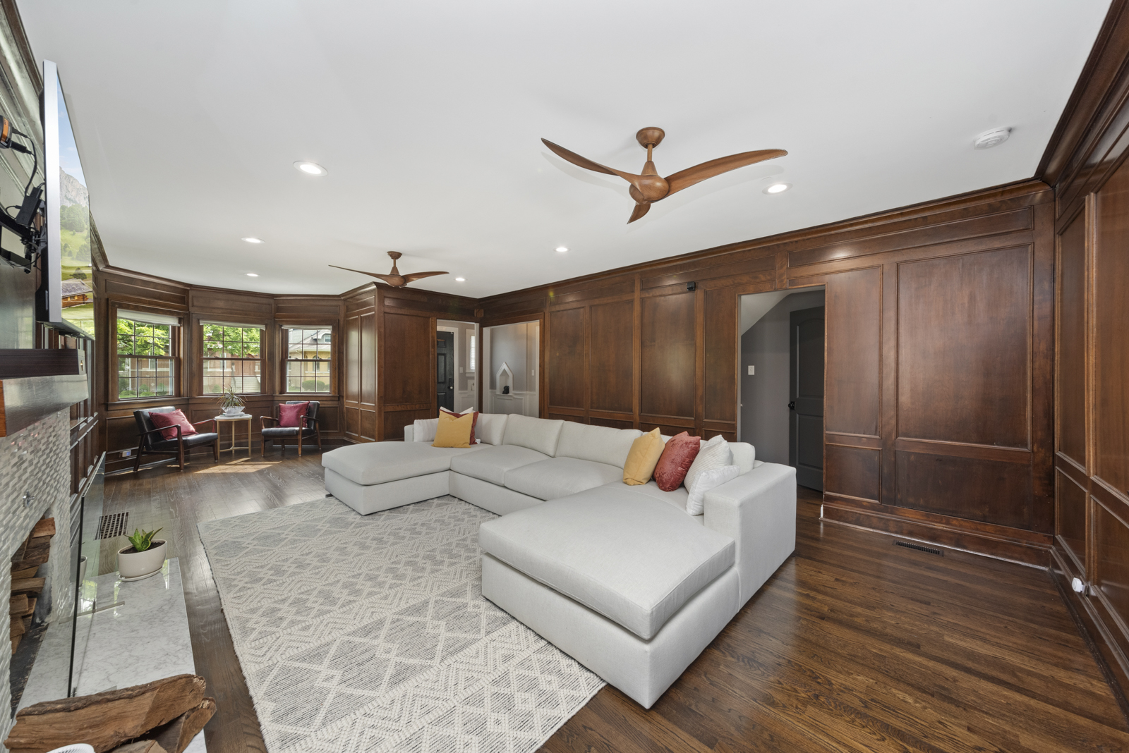 1221 Edmer Avenue, Oak Park, IL 60302