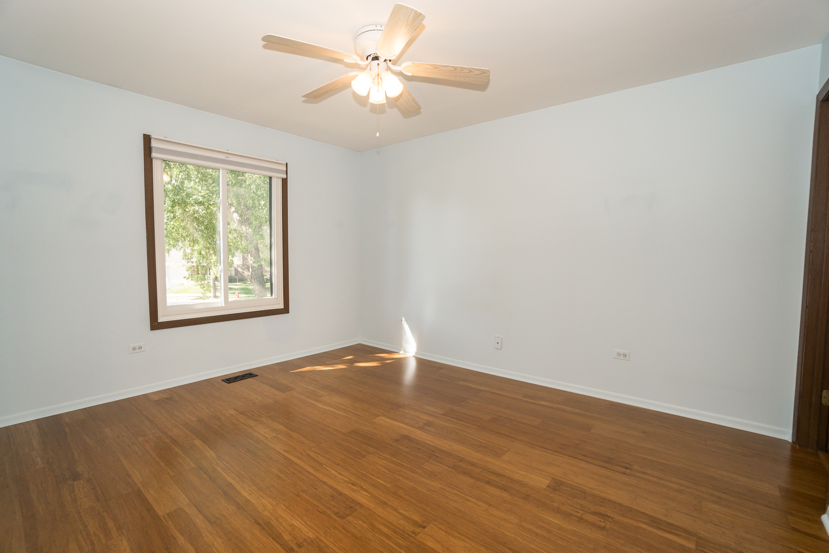 966 Cumberland Court #B2, Roselle, IL 60172