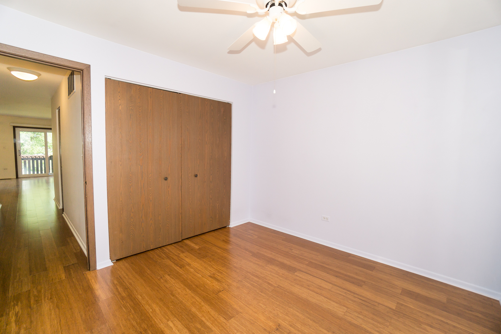 966 Cumberland Court #B2, Roselle, IL 60172