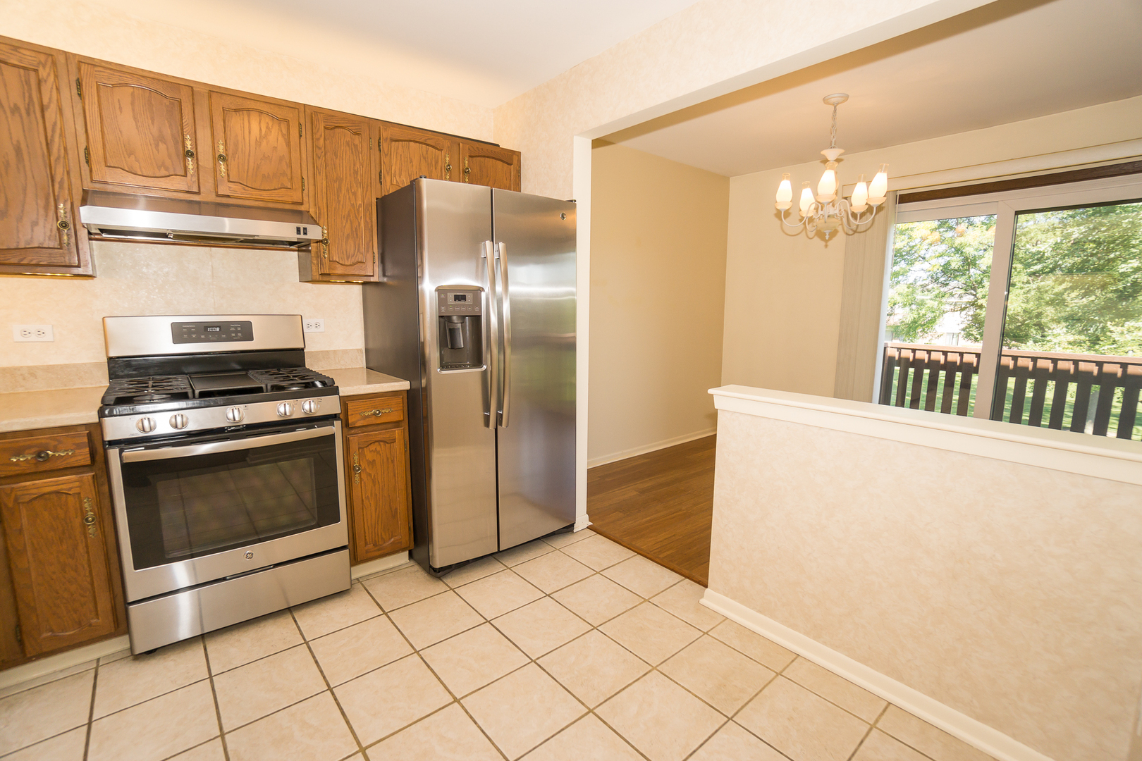 966 Cumberland Court #B2, Roselle, IL 60172