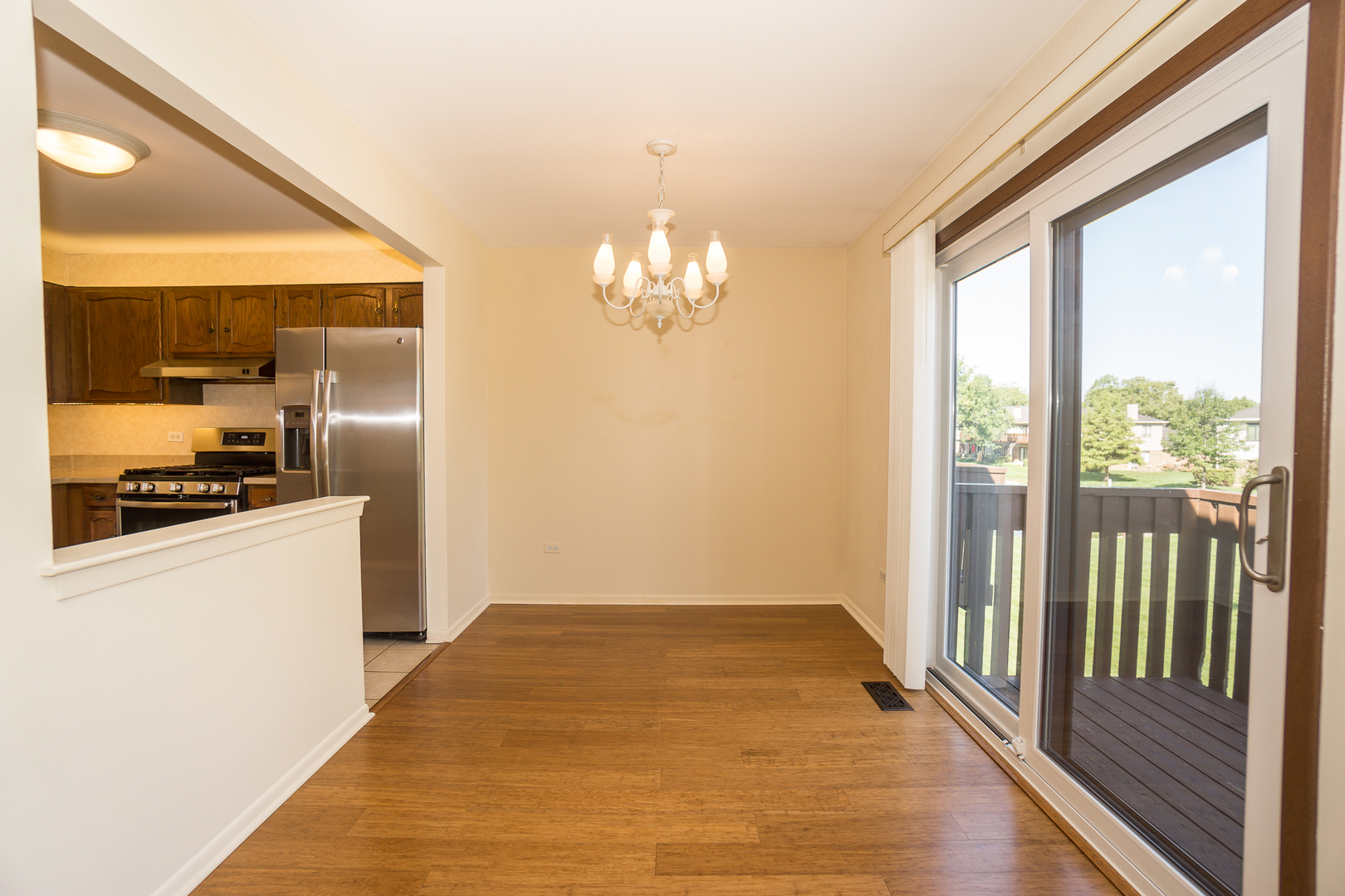 966 Cumberland Court #B2, Roselle, IL 60172