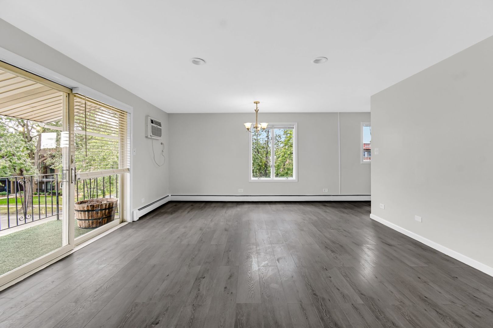 9620 S Kedvale Avenue #201E, Oak Lawn, IL 60453