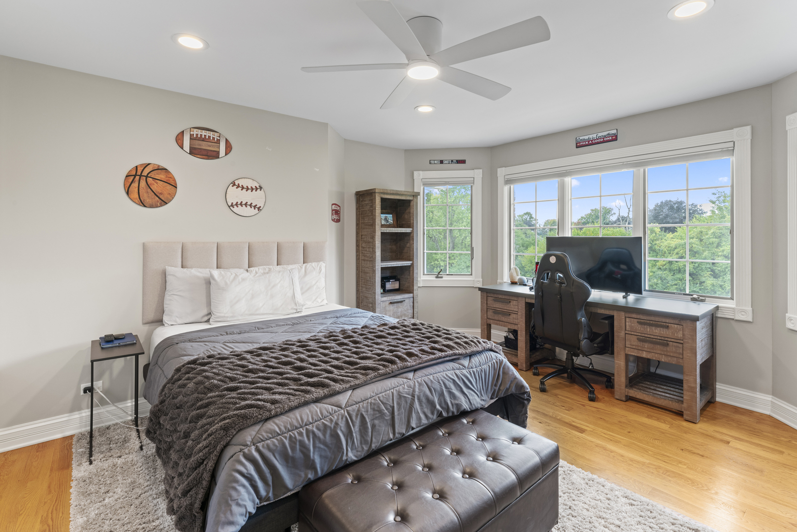 121 Florence Avenue, Inverness, IL 60010