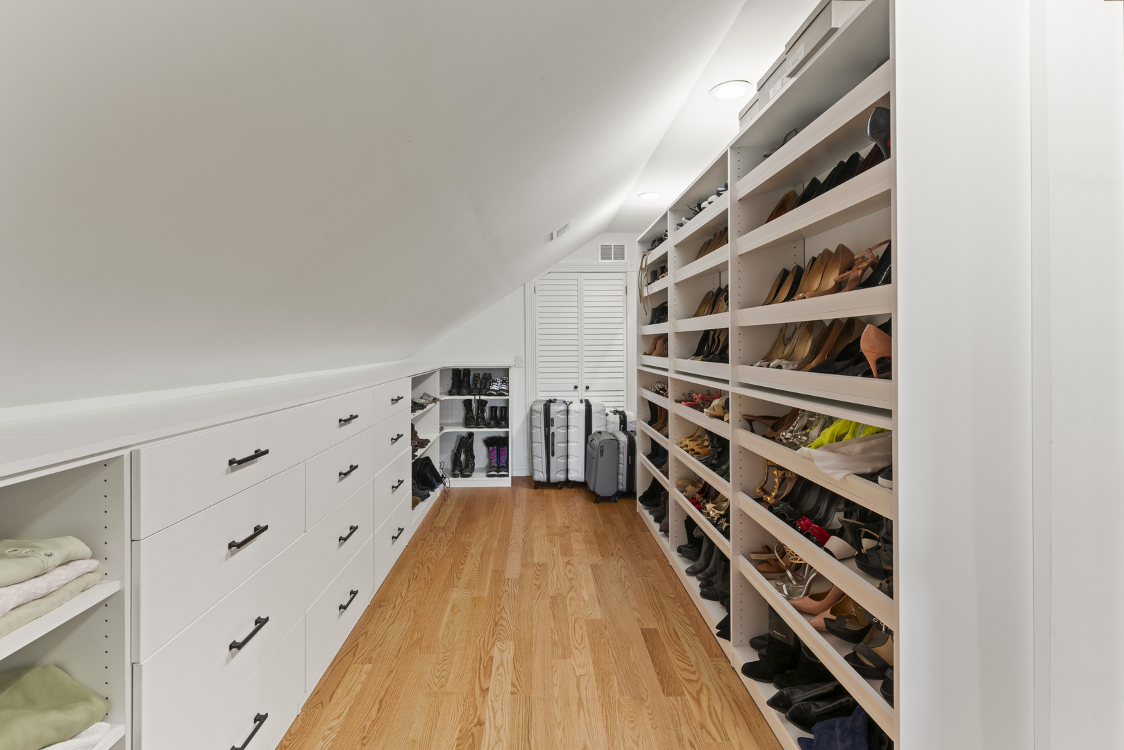 121 Florence Avenue, Inverness, IL 60010