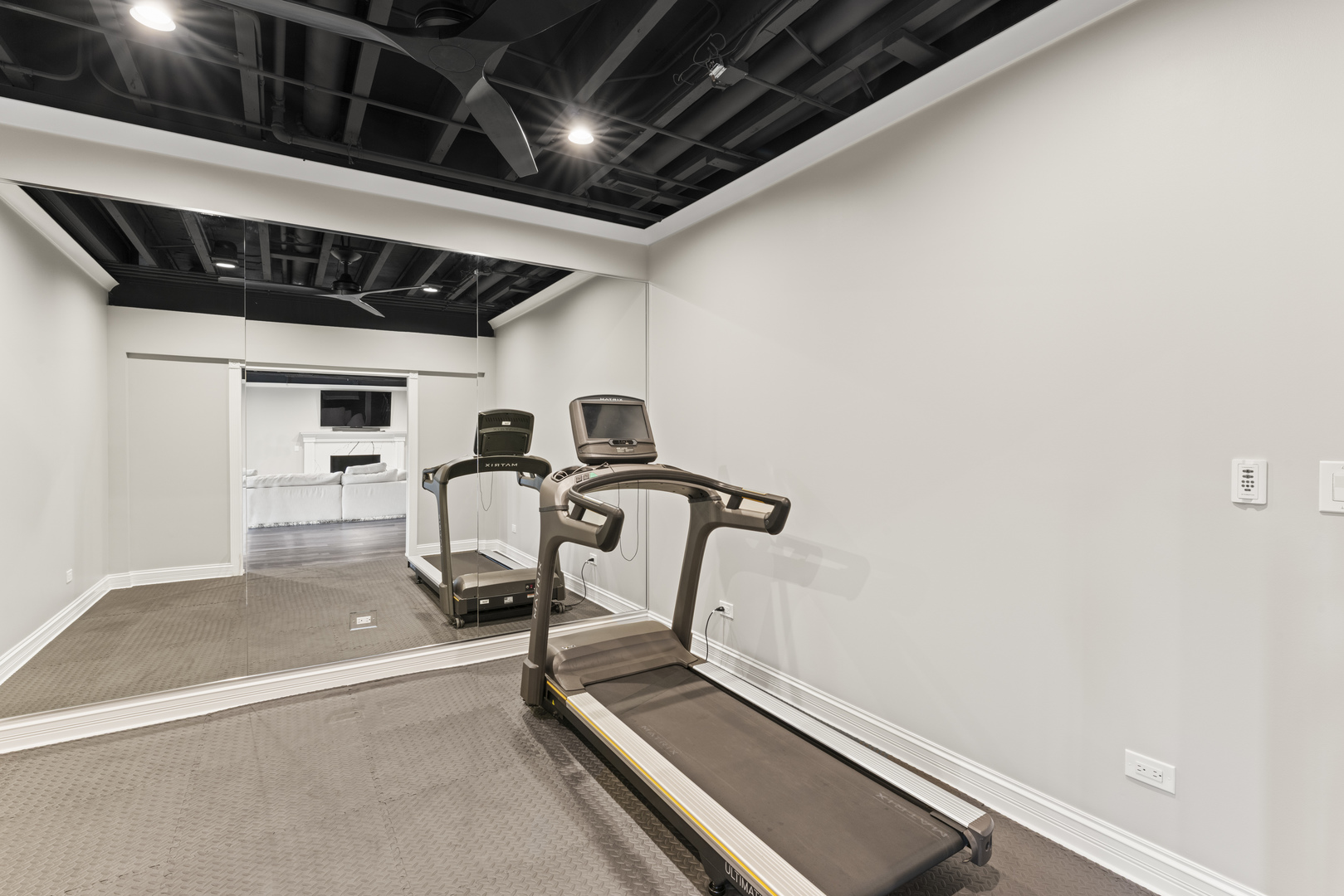 121 Florence Avenue, Inverness, IL 60010