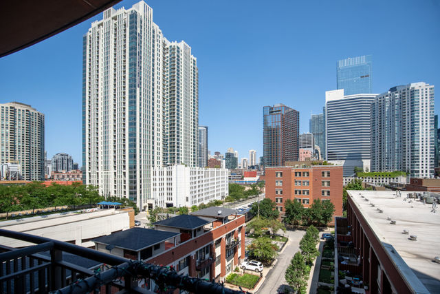 330 N Jefferson Street #603, Chicago, IL 60661