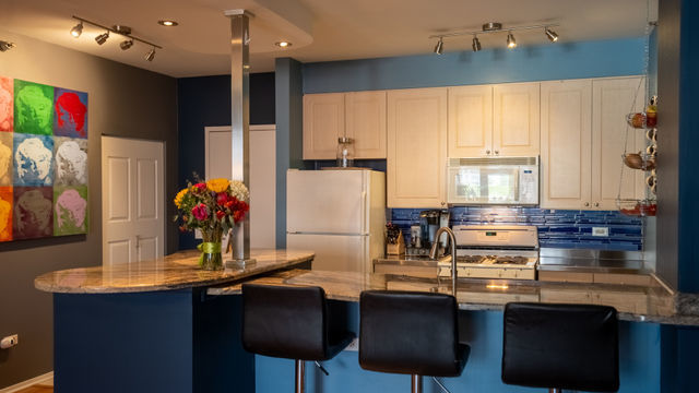 330 N Jefferson Street #603, Chicago, IL 60661