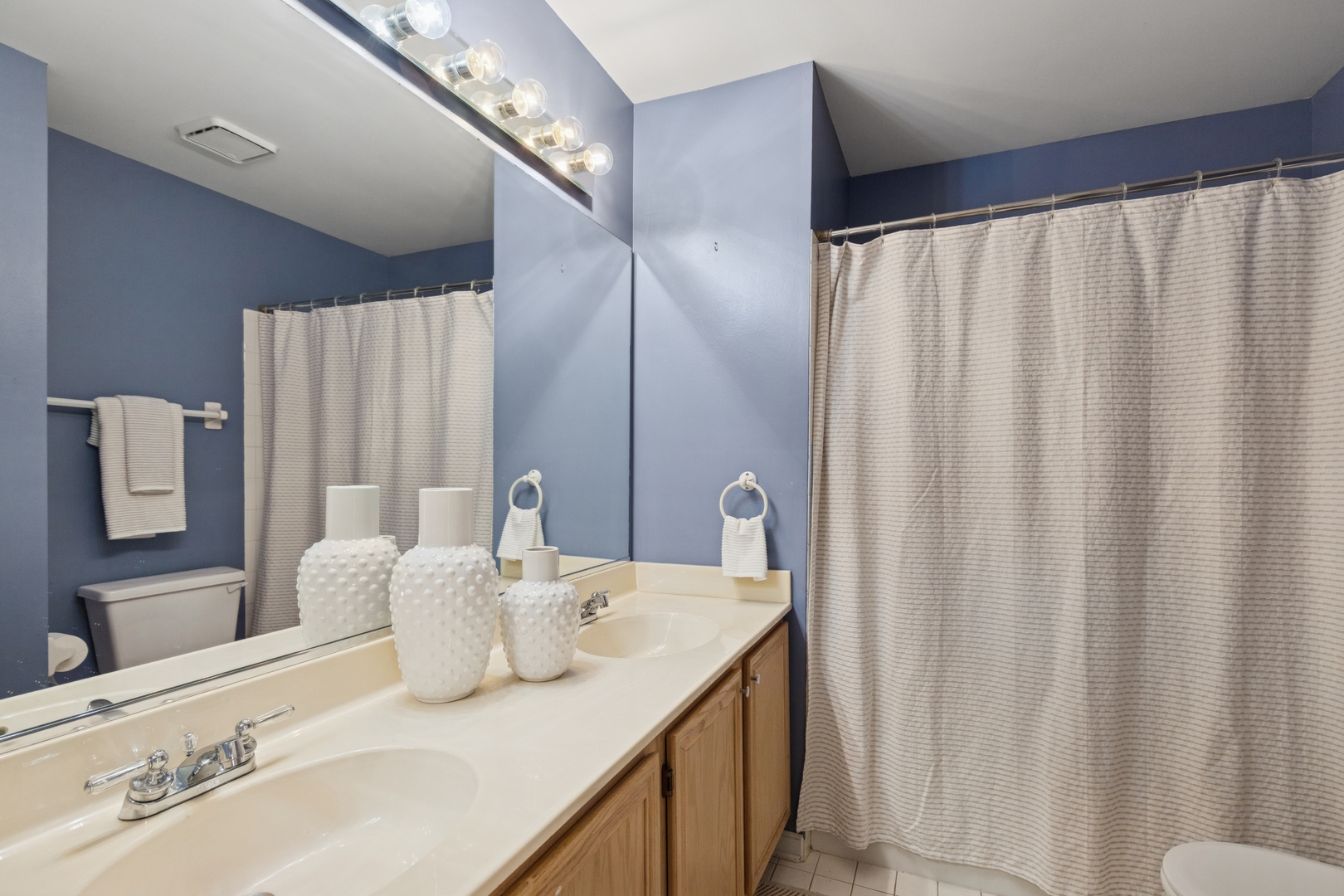 396 Fairfax Lane, Grayslake, IL 60030