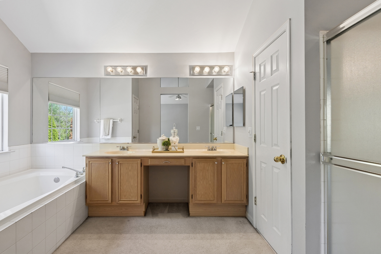 396 Fairfax Lane, Grayslake, IL 60030