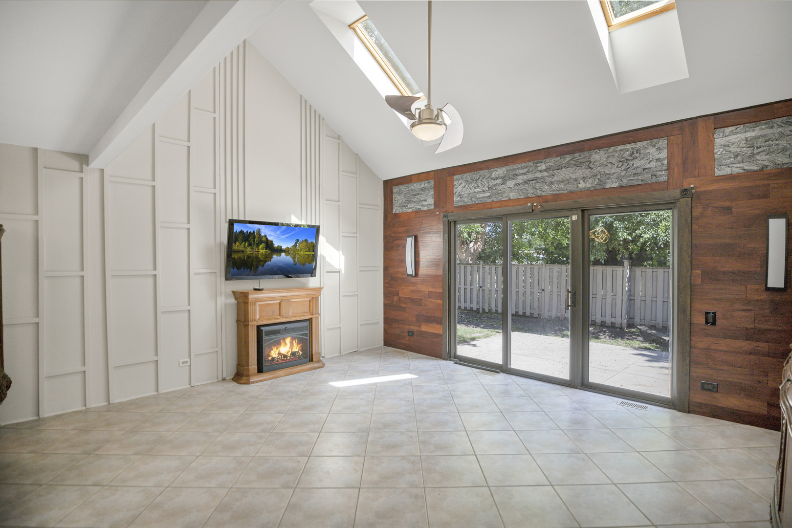 117 Oneida Court, Bloomingdale, IL 60108