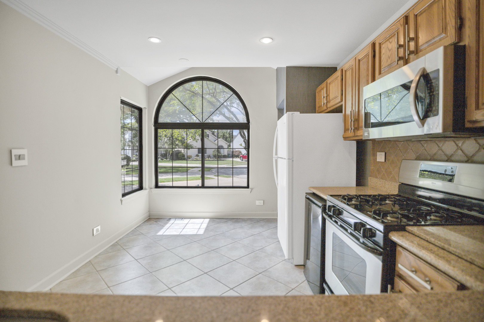 117 Oneida Court, Bloomingdale, IL 60108
