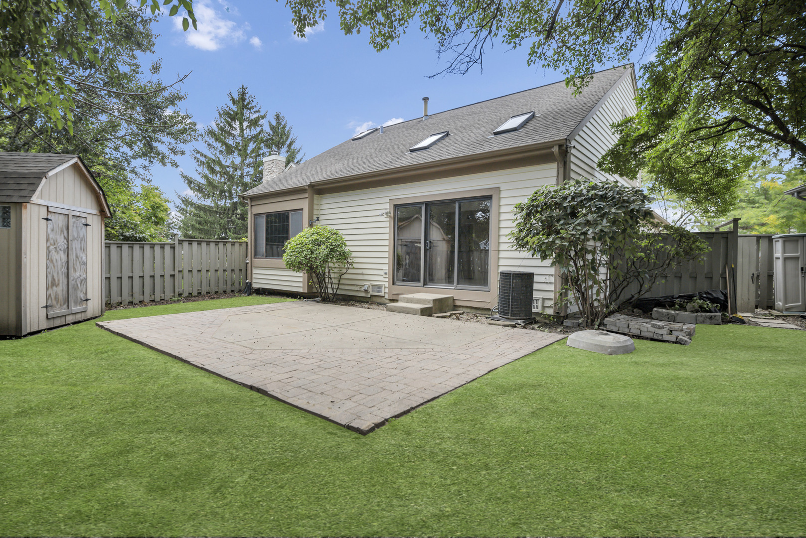 117 Oneida Court, Bloomingdale, IL 60108