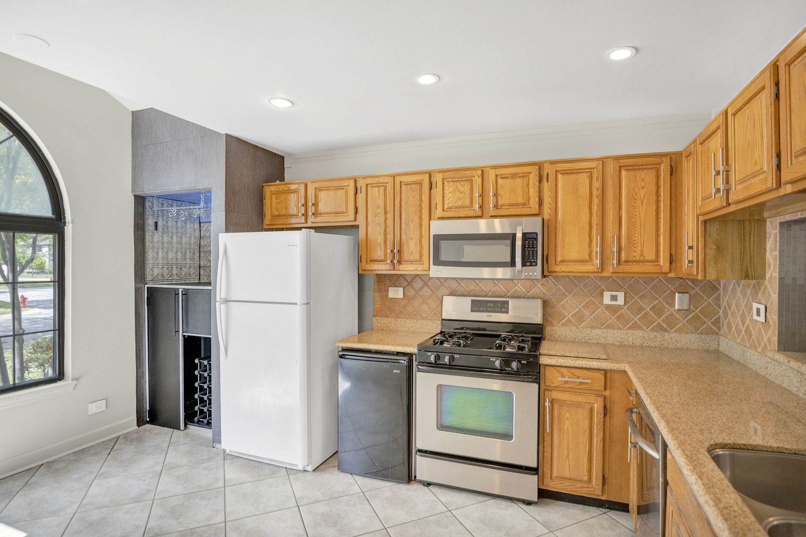117 Oneida Court, Bloomingdale, IL 60108