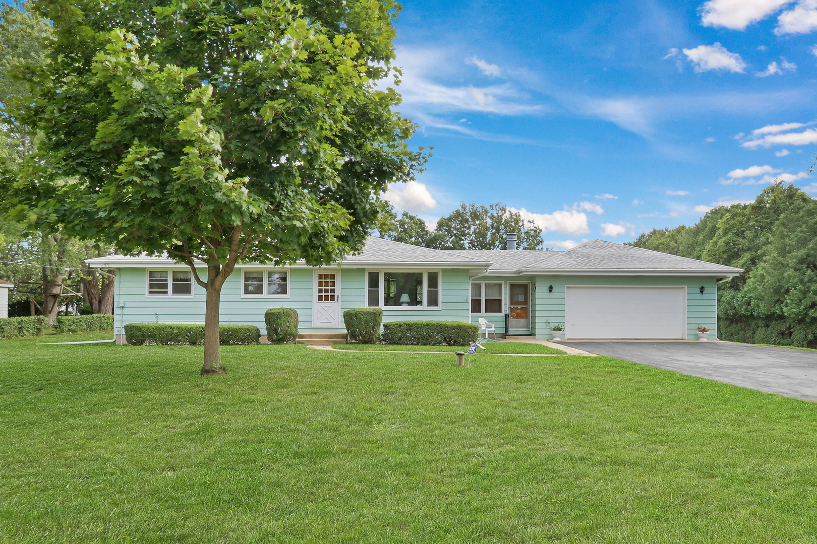 36847 N Delany Road, Gurnee, IL 60031