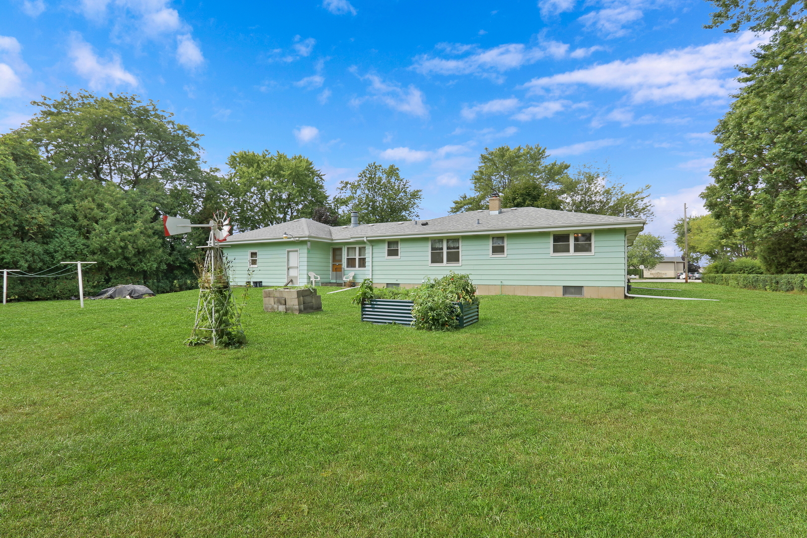 36847 N Delany Road, Gurnee, IL 60031
