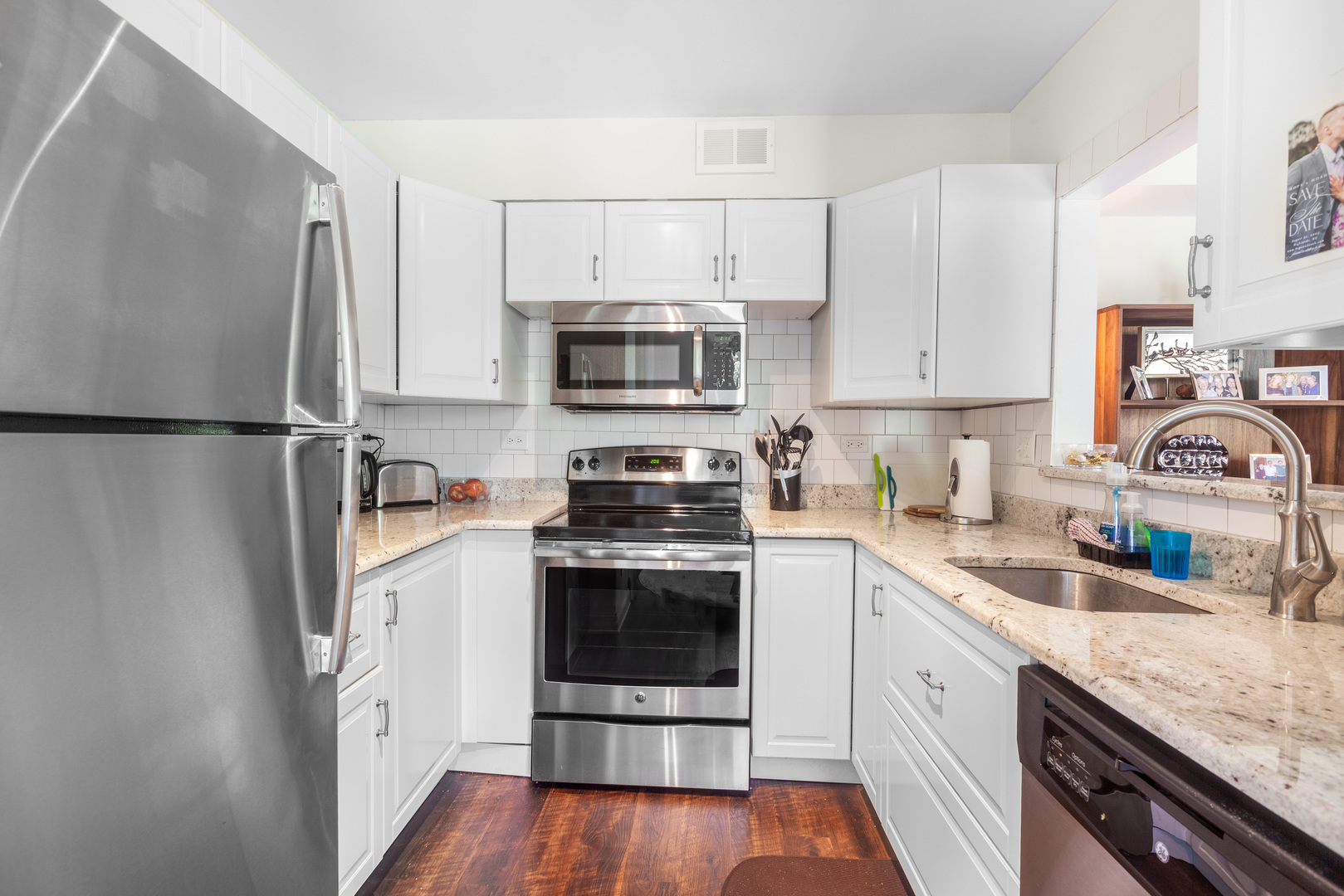 511 AURORA Avenue #104, Naperville, IL 60540