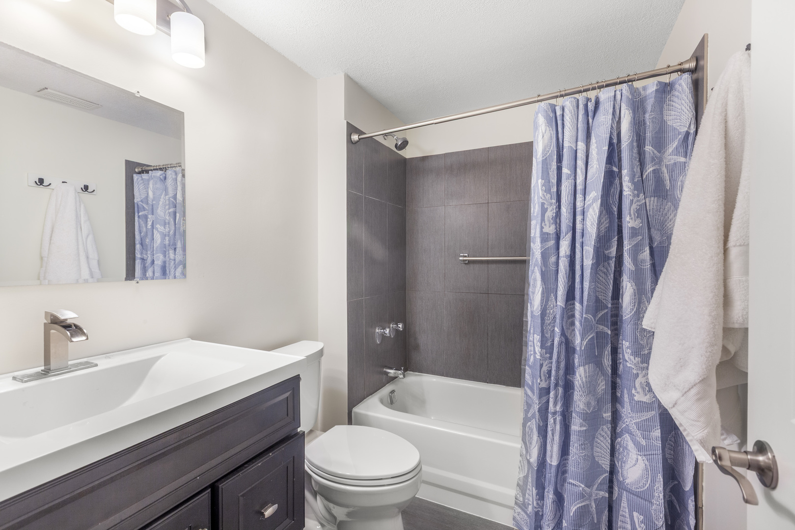 511 AURORA Avenue #104, Naperville, IL 60540