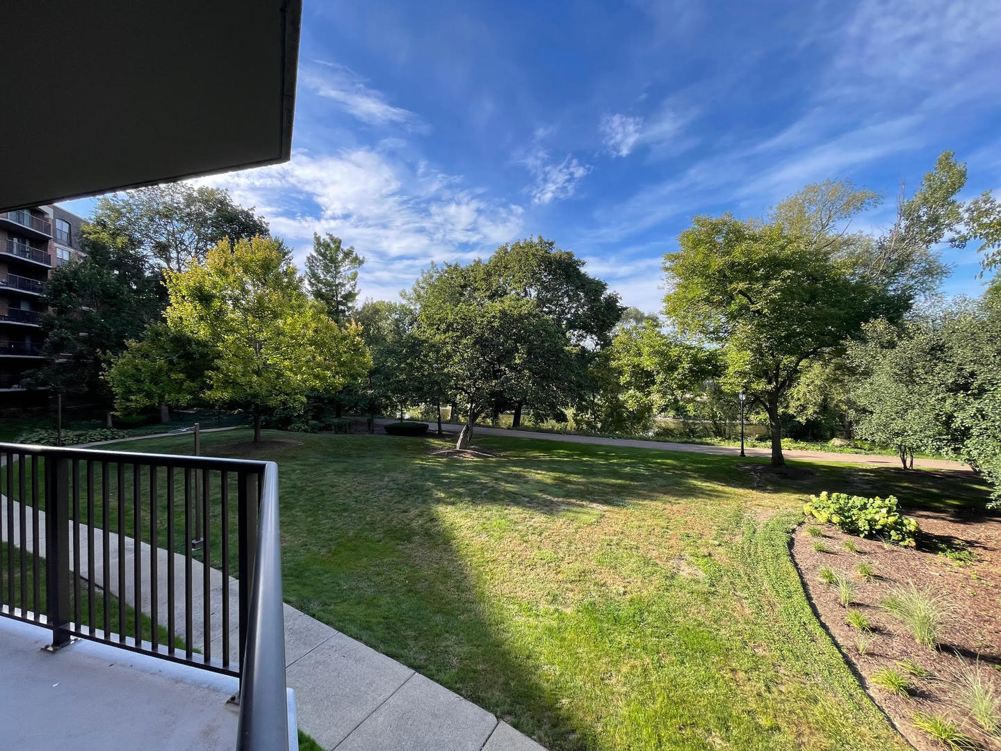511 AURORA Avenue #104, Naperville, IL 60540