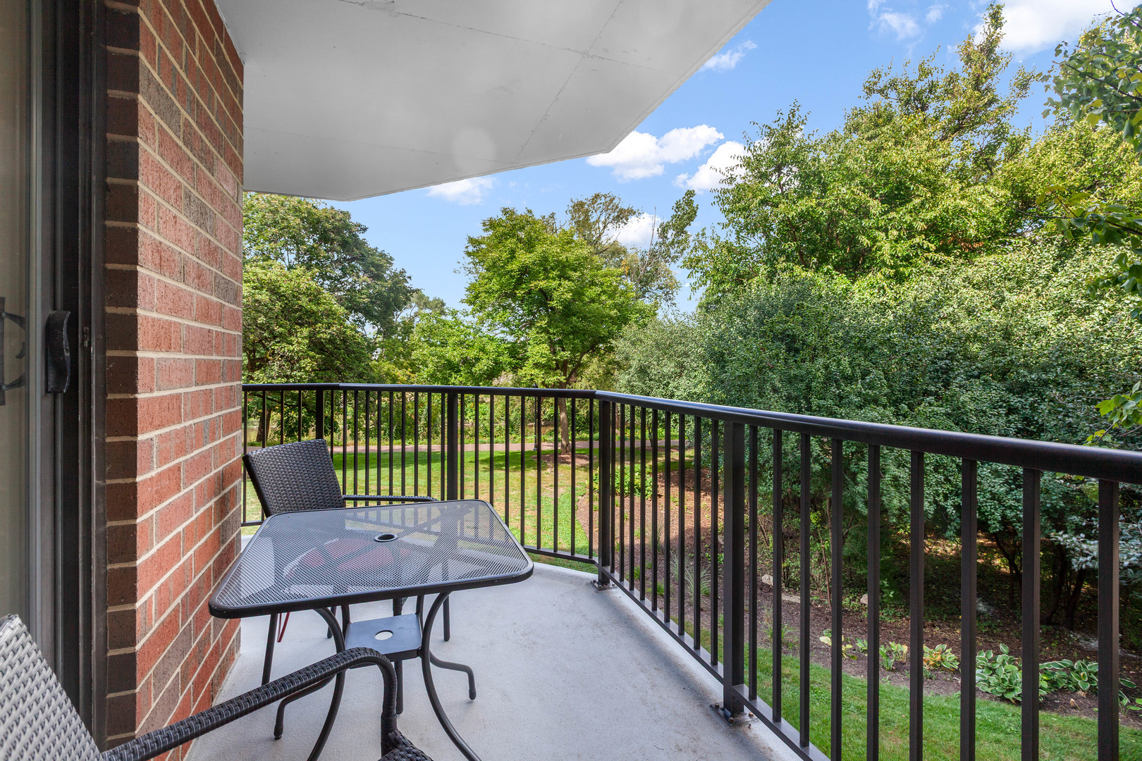 511 AURORA Avenue #104, Naperville, IL 60540